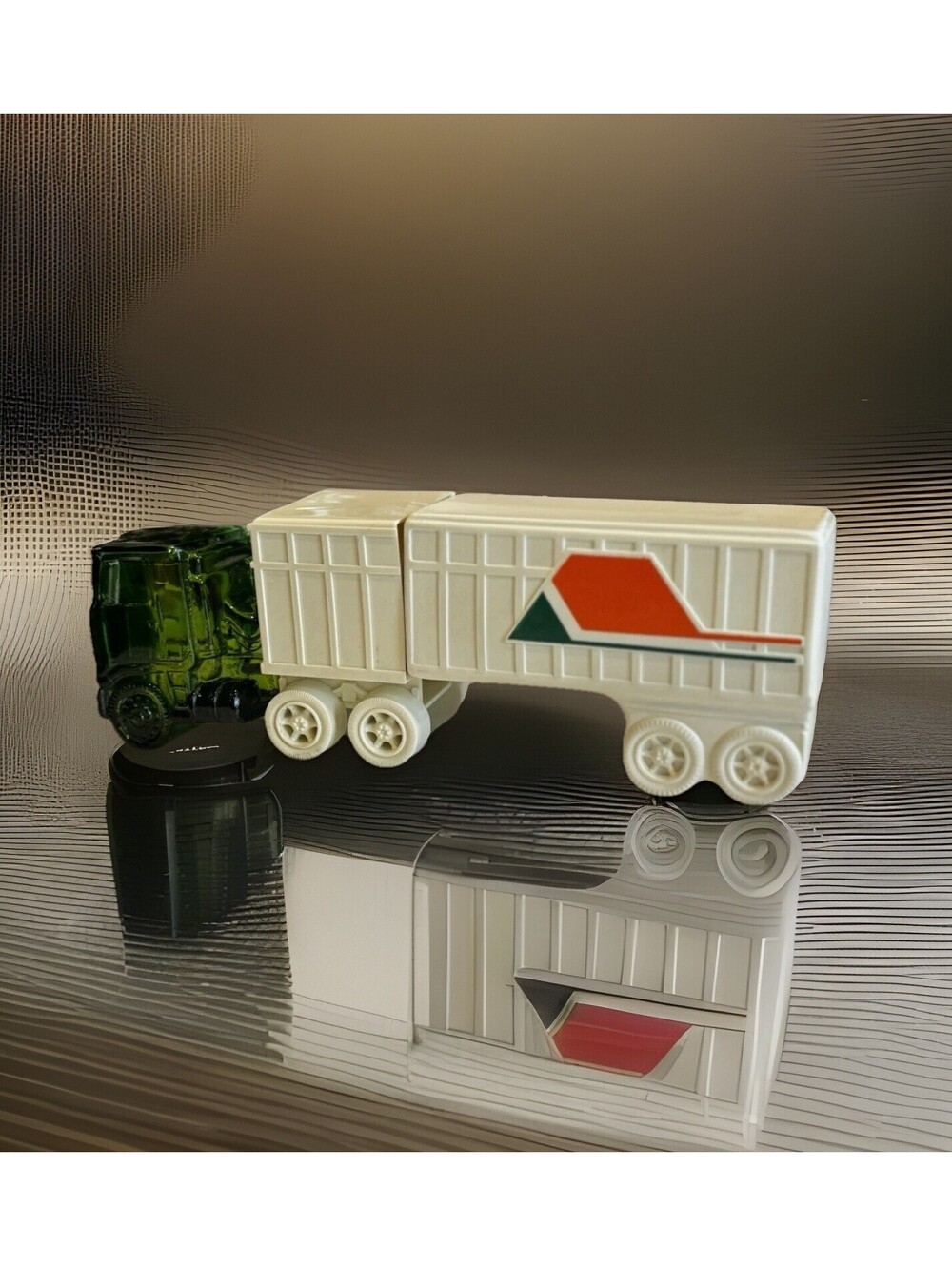Vintage Avon Highway King Truck Decanter Set – Wild Country – With Box – 1970s